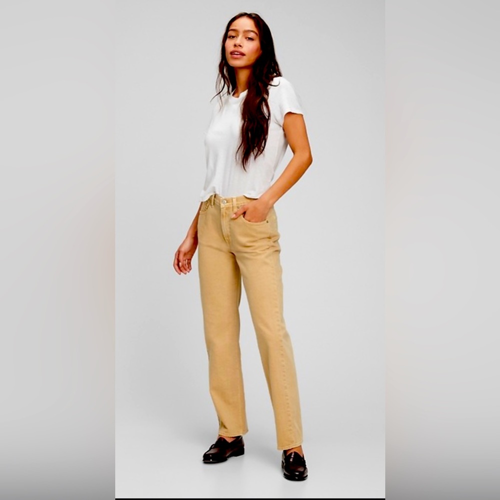 Gap 90s Loose Mid Rise Jeans size 6.